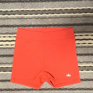 Alo Yoga Goddess Ribbed Shorts - Red Hot Summer